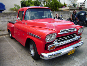 Chevrolet Apache 36