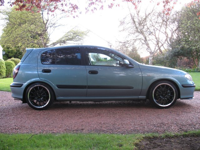 Nissan Almera Sport