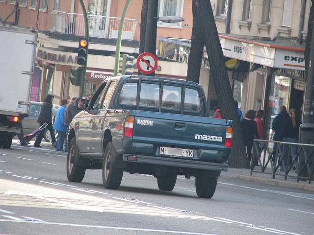 Mazda B 2500 Crew Cab 4WD