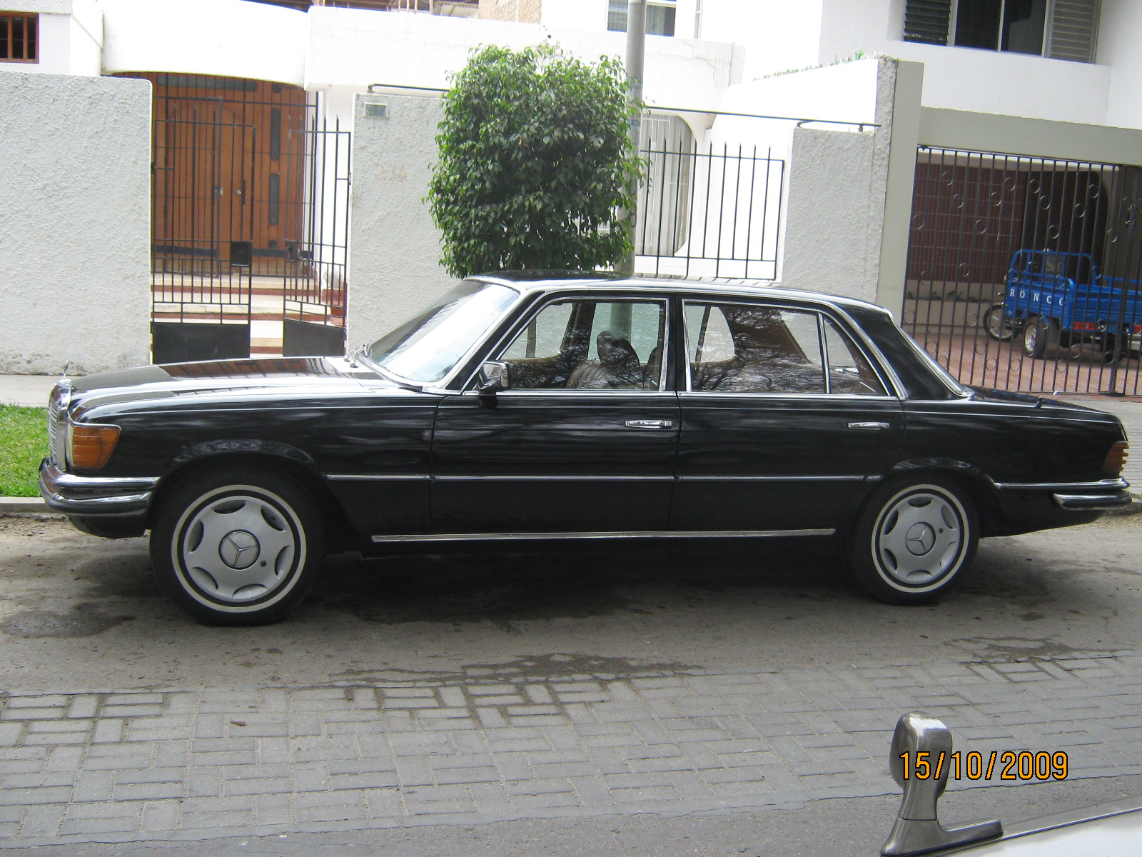 Mercedes-Benz 350 SEL