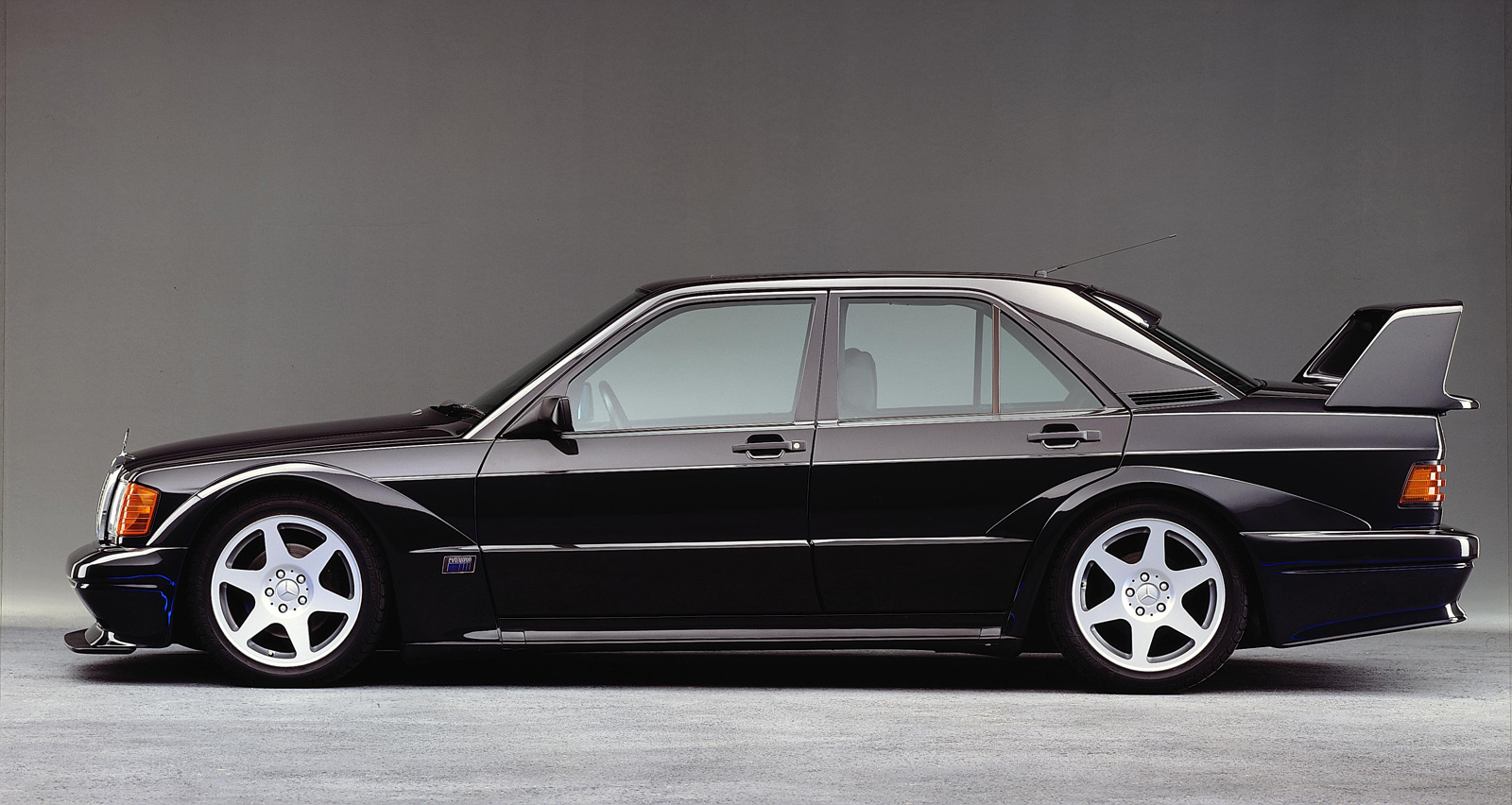 Mercedes-Benz 190E 23