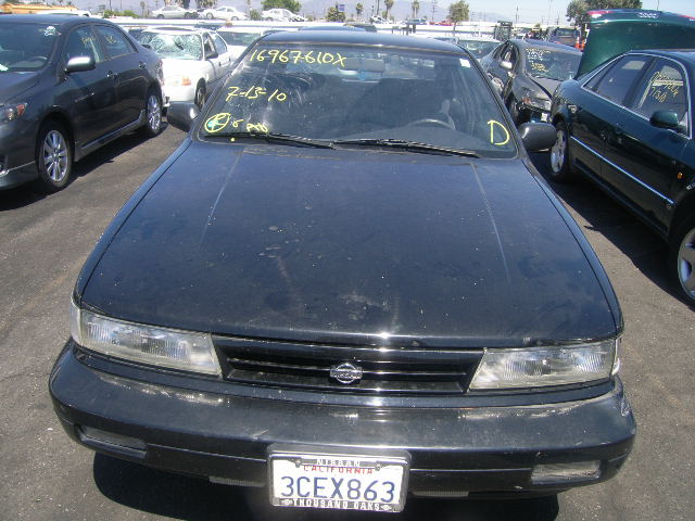 Nissan Stanza 18 Sedan