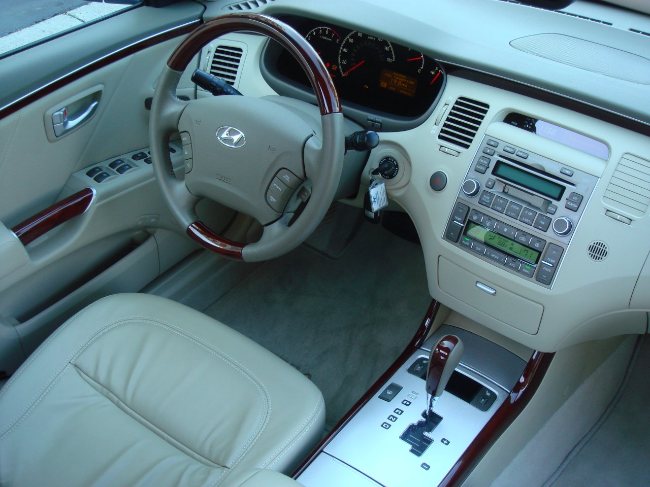 Hyundai Azera V6