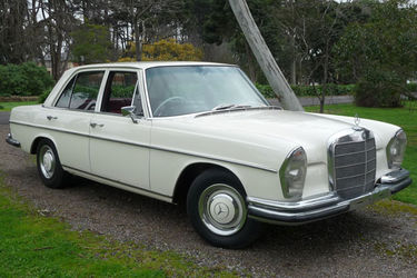 Mercedes-Benz 250 S Sedan