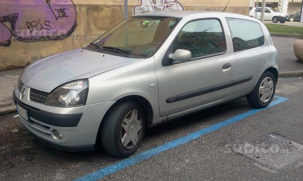 Renault Clio 20i