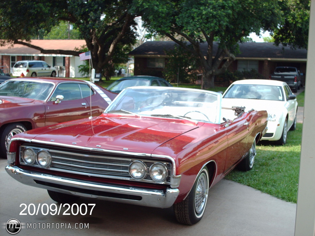 Ford Fairlane 500 Convertible