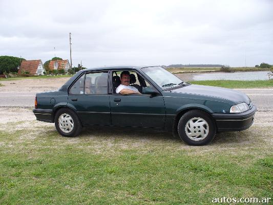 Chevrolet Monza GLS 20