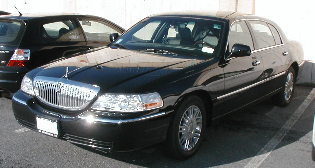 Lincoln Town Car Signature