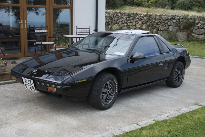 Pontiac Fiero SE V6