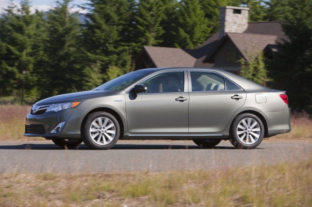 Toyota Camry LEi 24