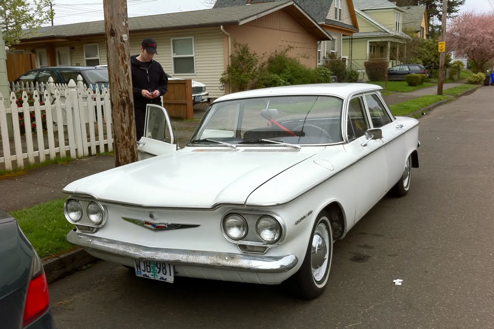 Chevrolet Corvair 700 4dr