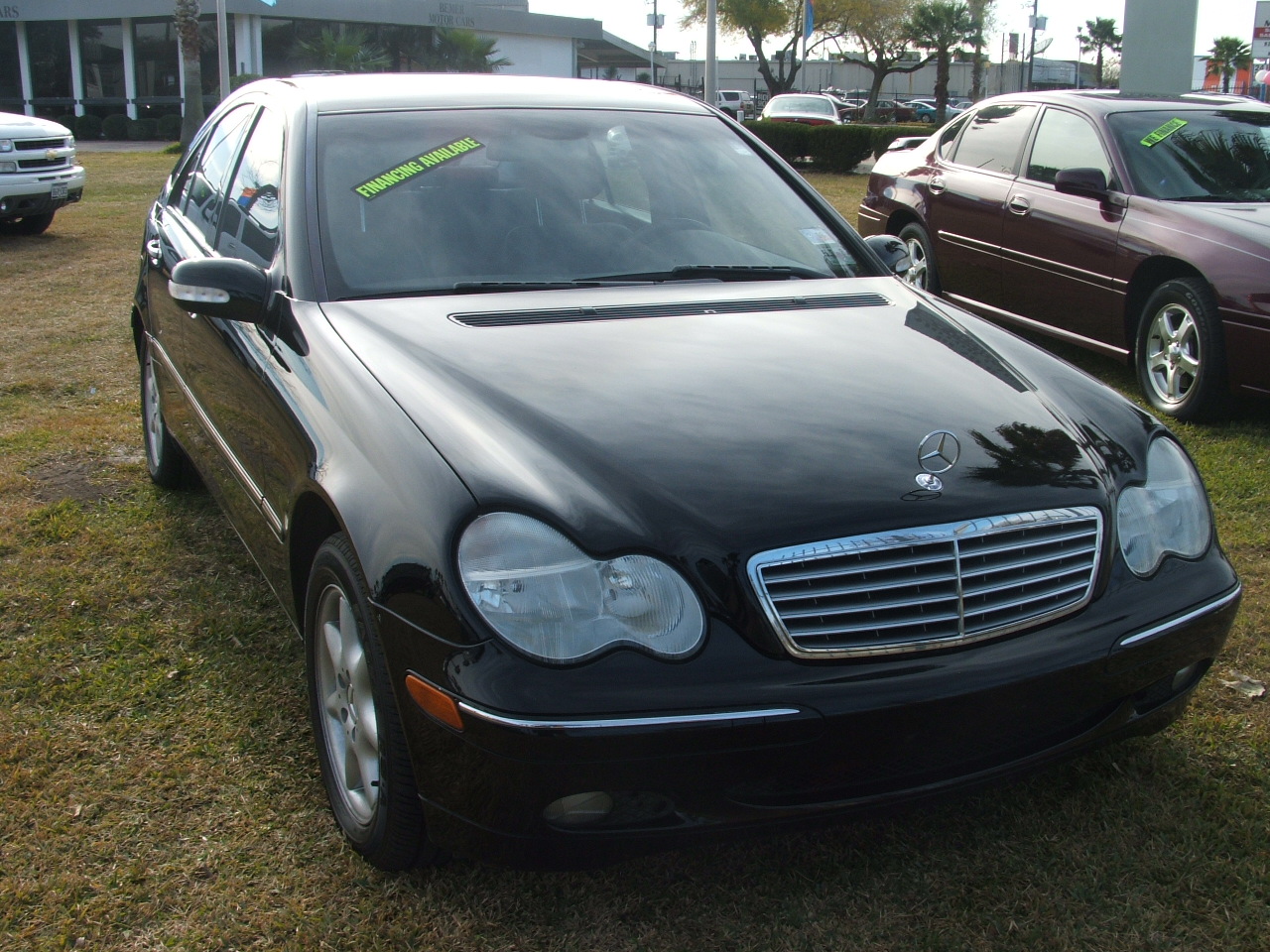 Mercedes-Benz C320