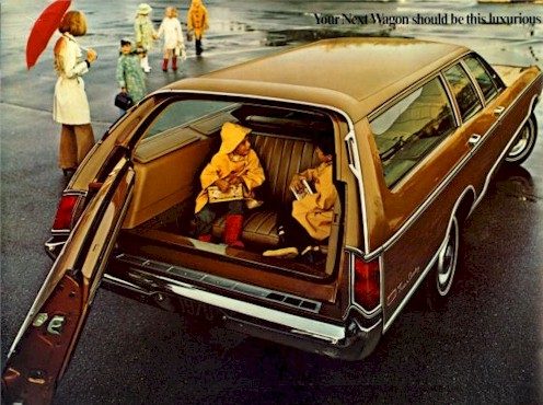 Chrysler Town Country Wagon