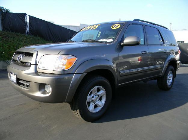 Toyota Sequoia SR5 V8