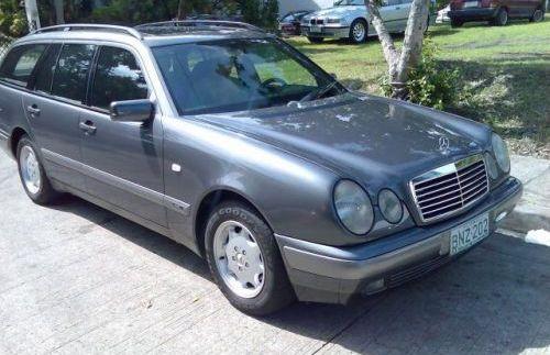 Mercedes-Benz E 230 Classic Wagon