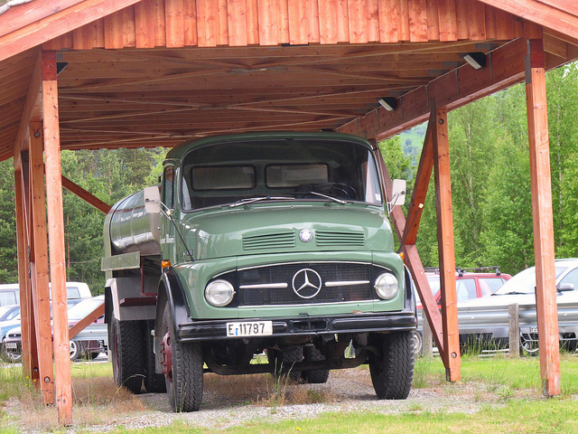 Mercedes-Benz L1413