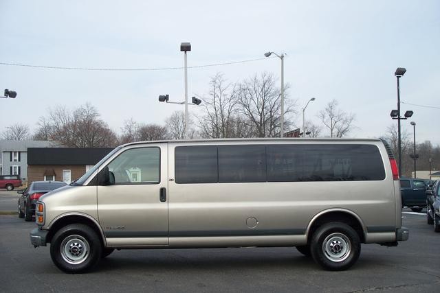 GMC Savana 3500 SLE