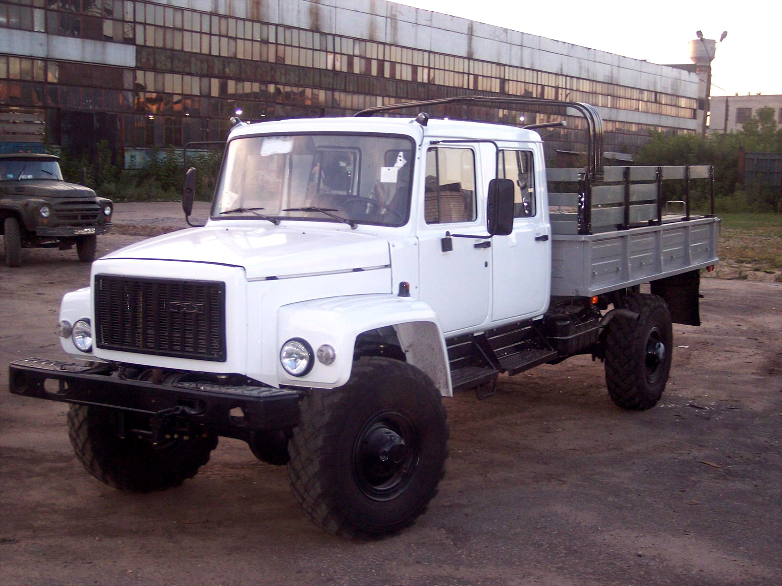 GAZ 3308