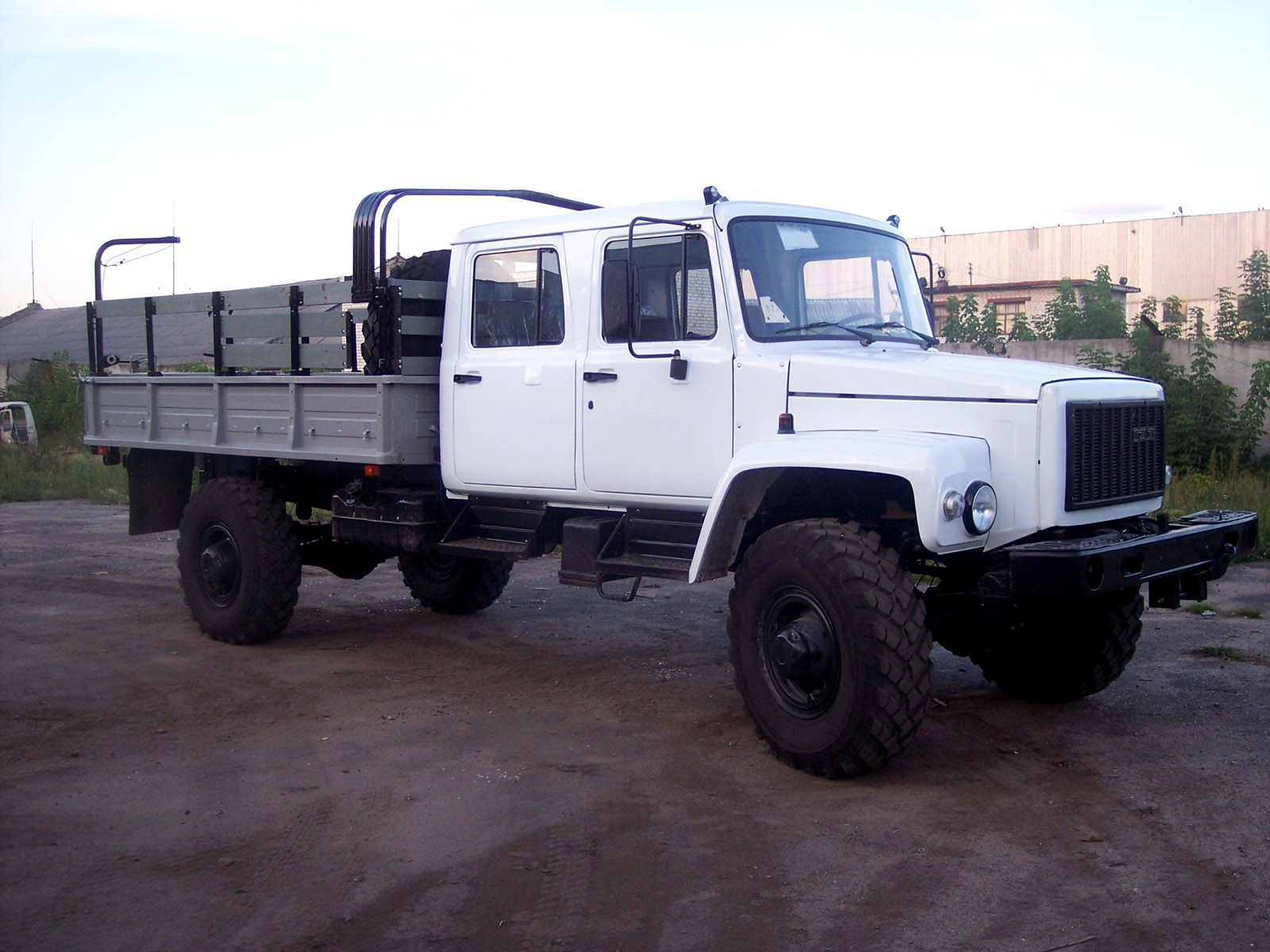 GAZ 3308