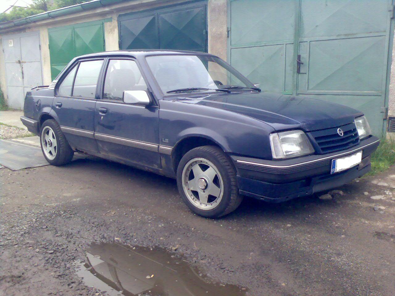 Opel Ascona C 13S Berlina