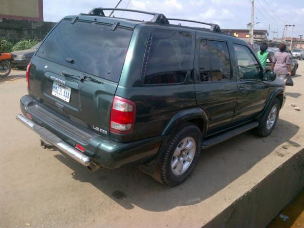 Nissan Pathfinder 35