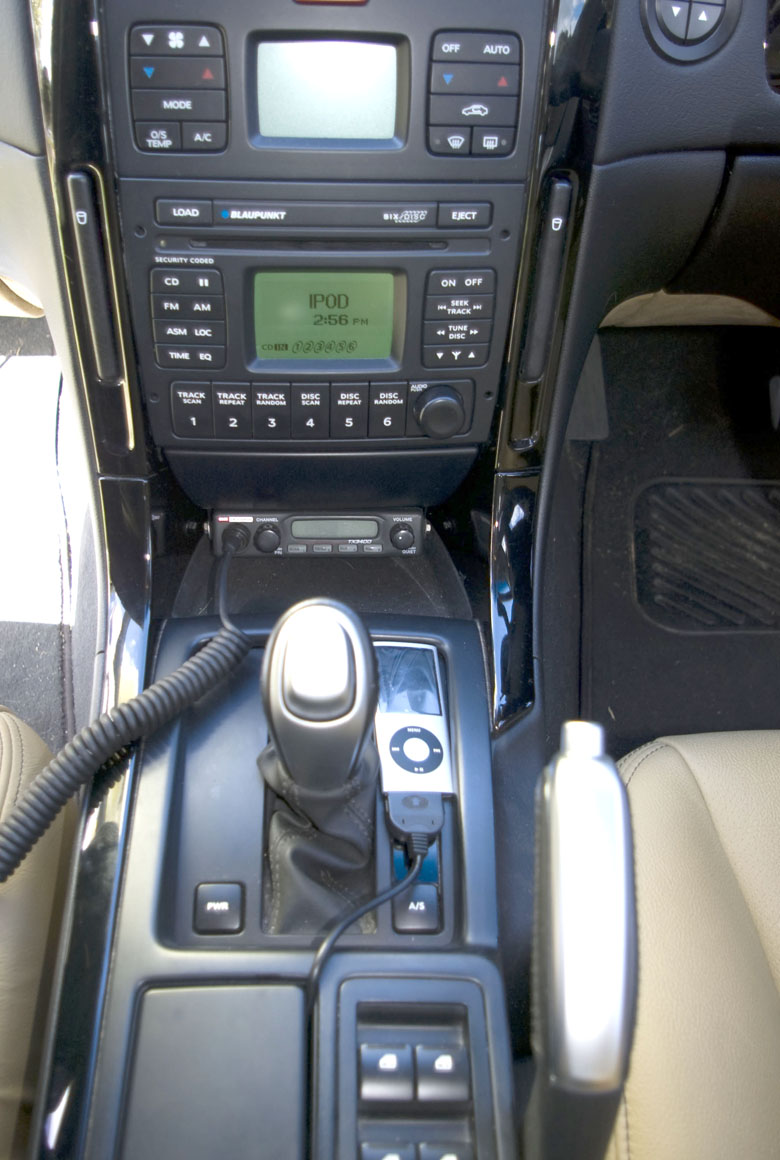Holden Adventra LX6