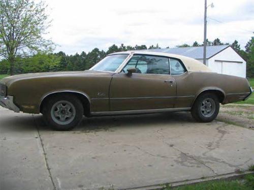 Oldsmobile Cutlass Supreme 2dr HT