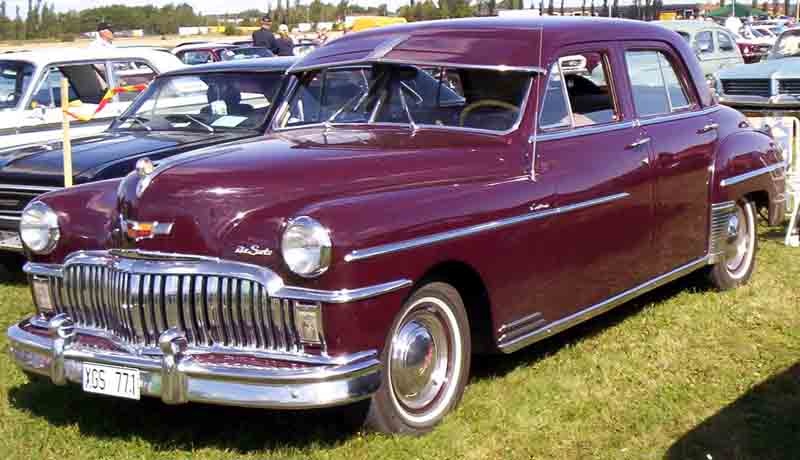 De Soto Deluxe Sedan 4-Door