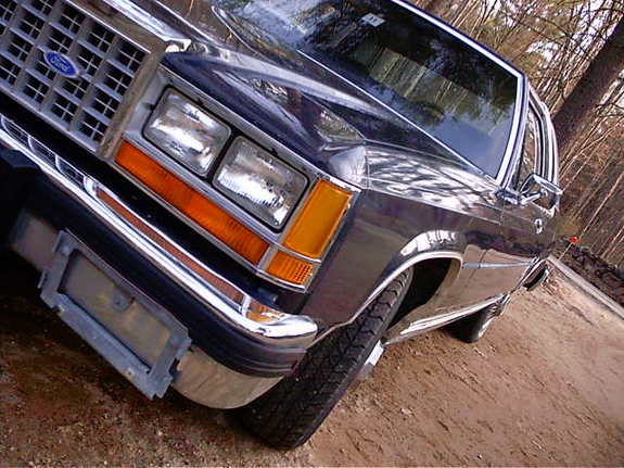 Ford LTD Crown Victoria LX