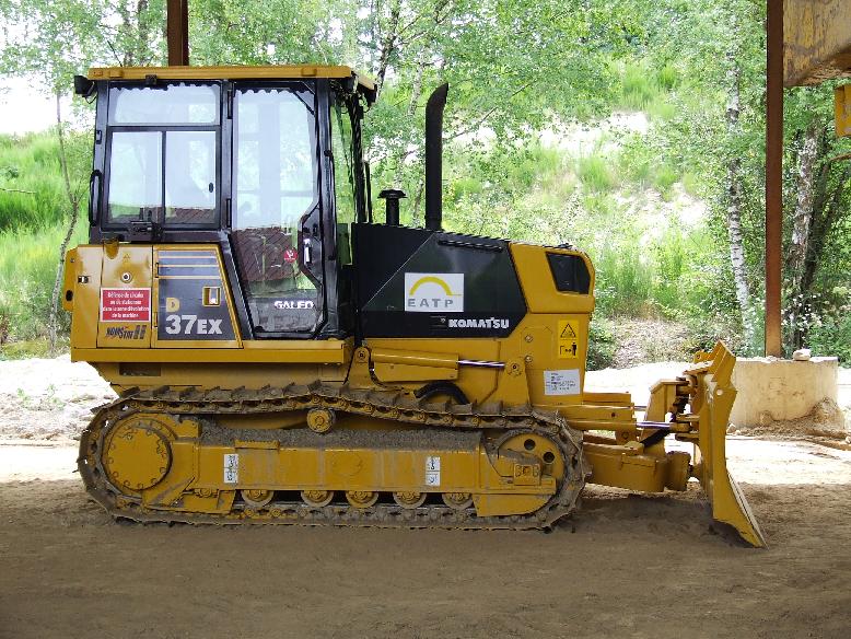 Komatsu D37