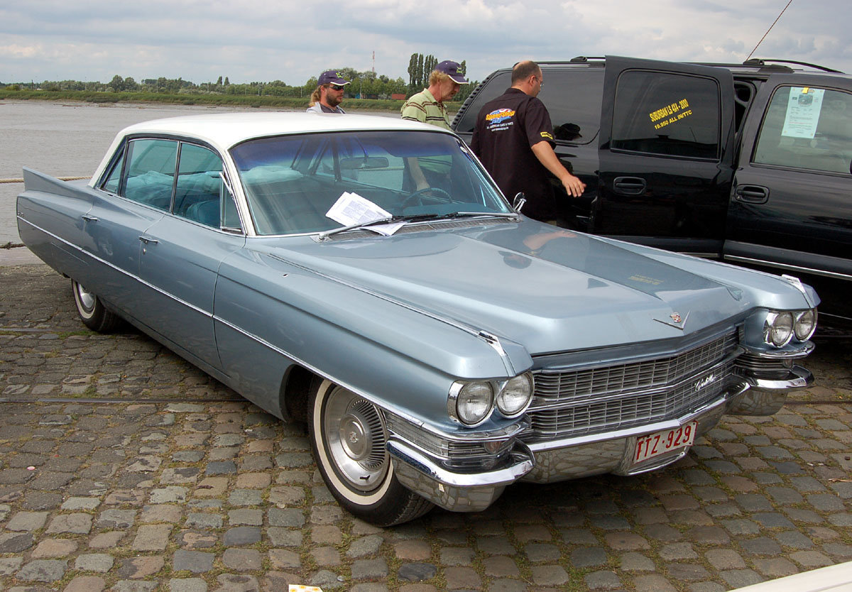 Cadillac Sedan De Ville 6 windows