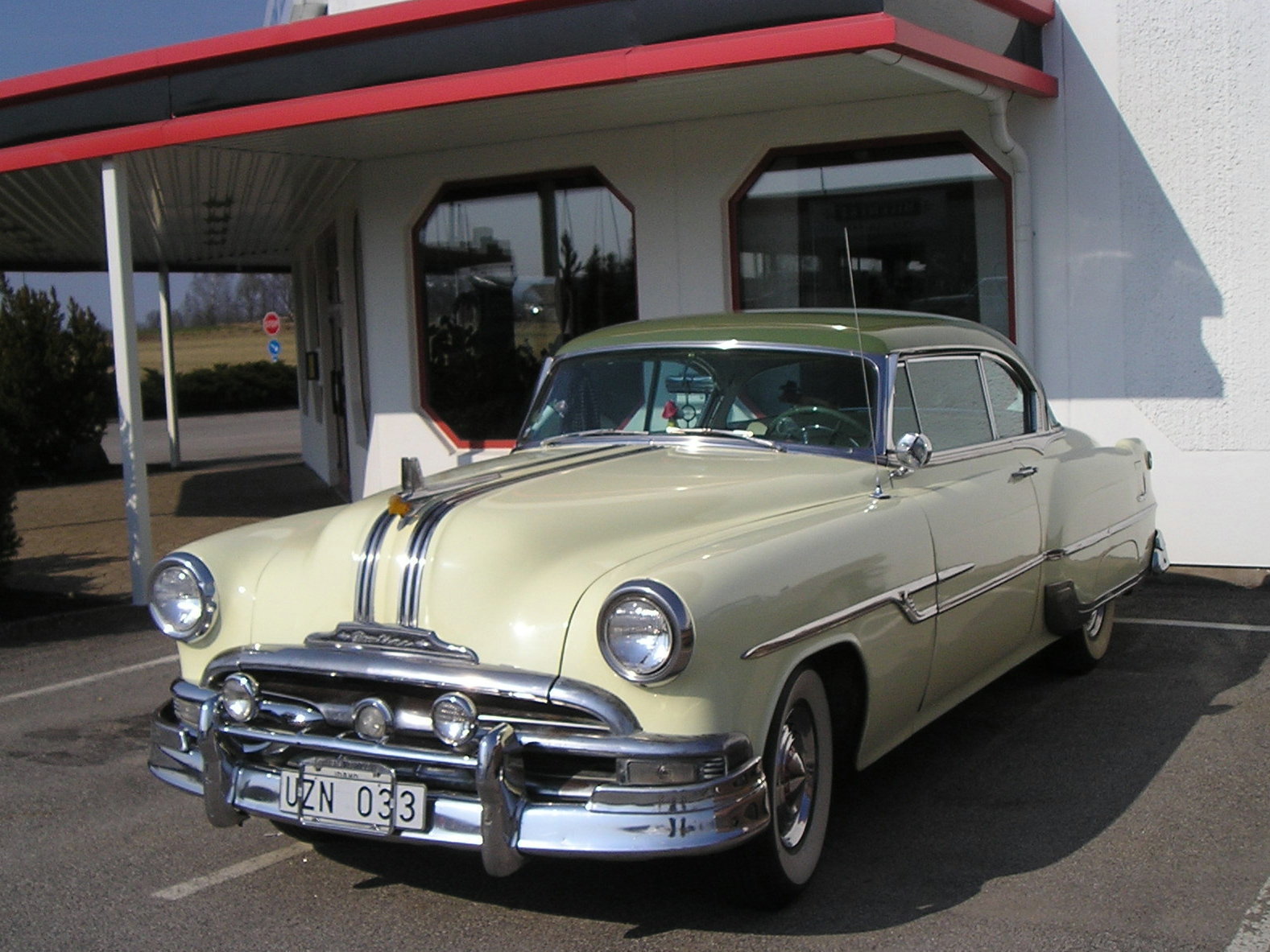 Pontiac Chieftain 2dr HT