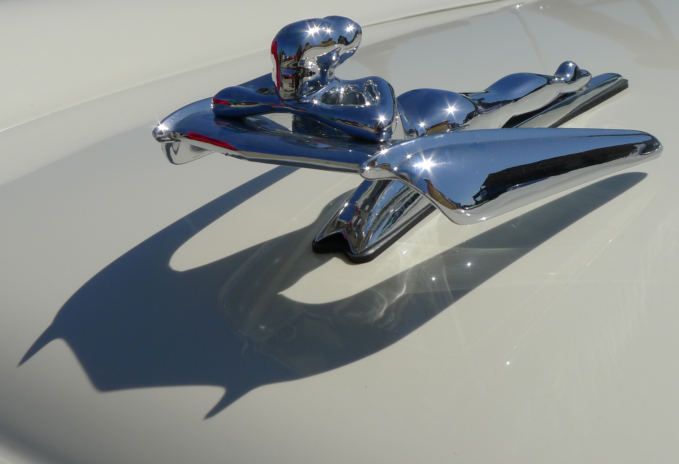 Nash Metropolitan hood ornament