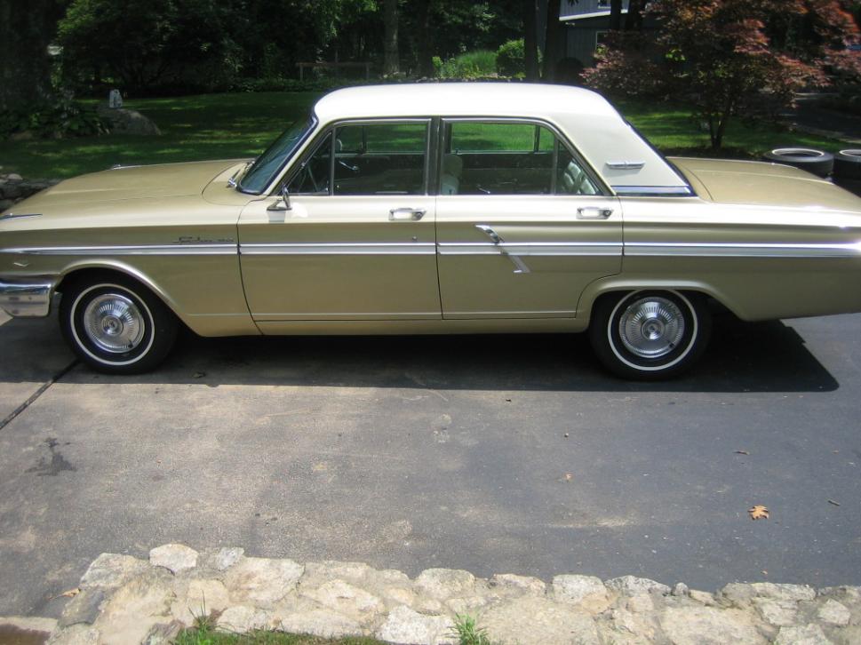 Ford Fairlane sedan