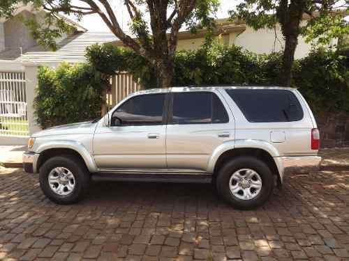 Toyota Hilux SW4 Turbo