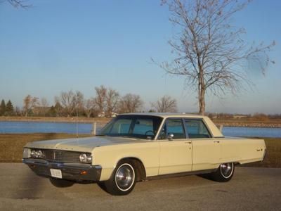 Chrysler Newport 4dr