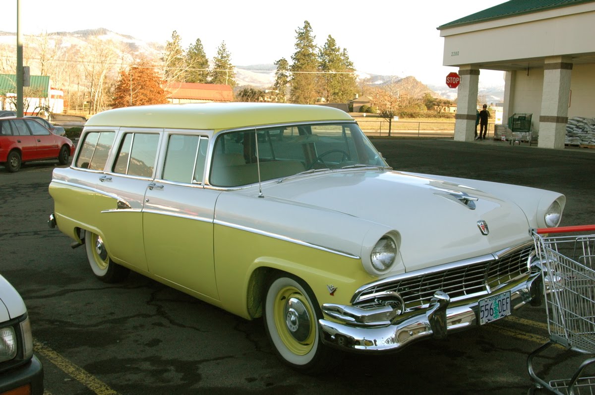 Ford Galaxie Country sedan wagon