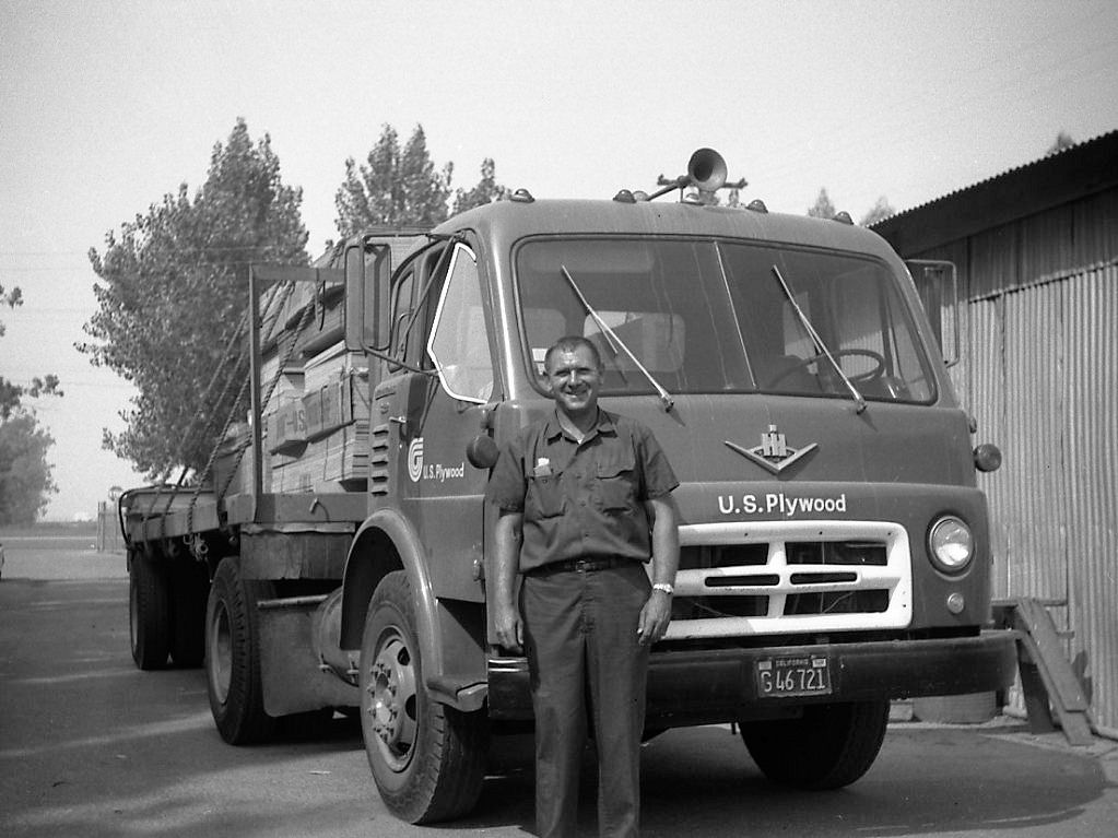 International Harvester E190 COE