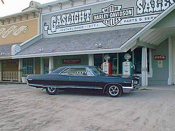 Pontiac Grande Parisienne 2dr HT