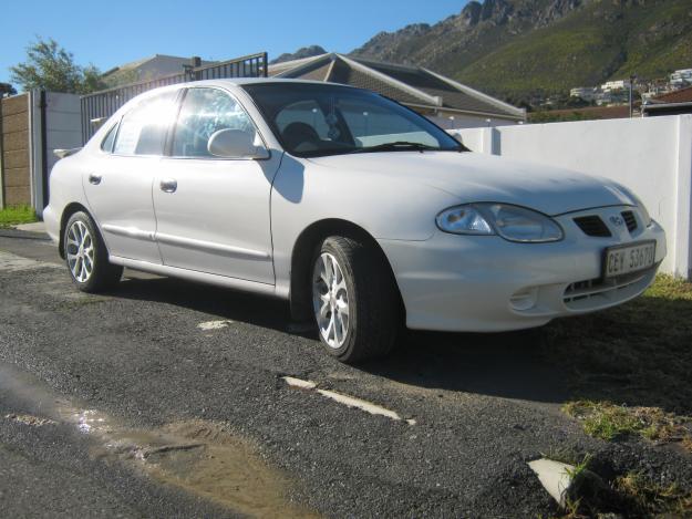 Hyundai Elantra 16 GL