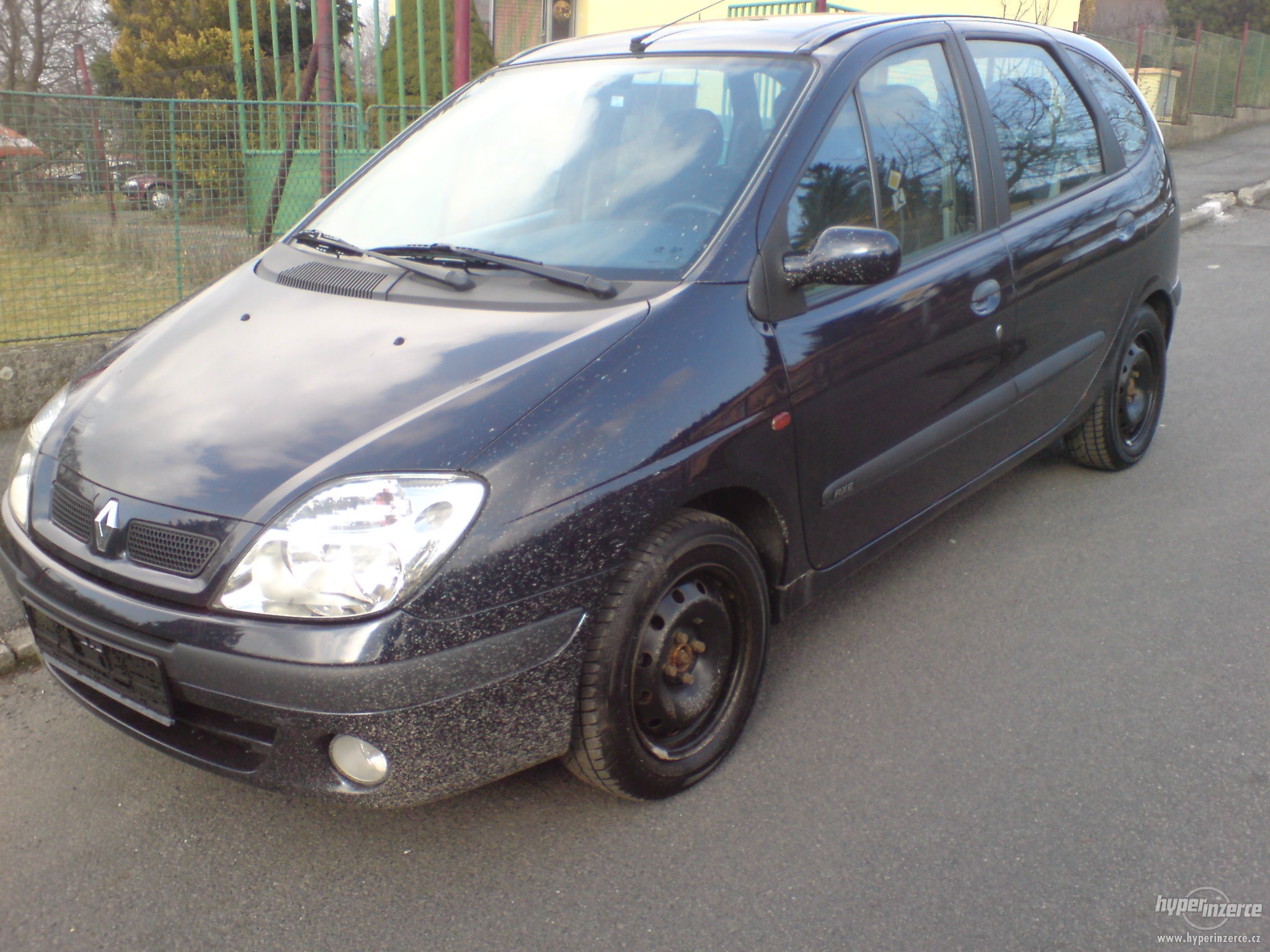 Hyundai Grace DLX Grand Saloon