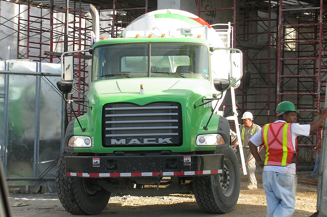 Mack GU803 Granite Axle-Back