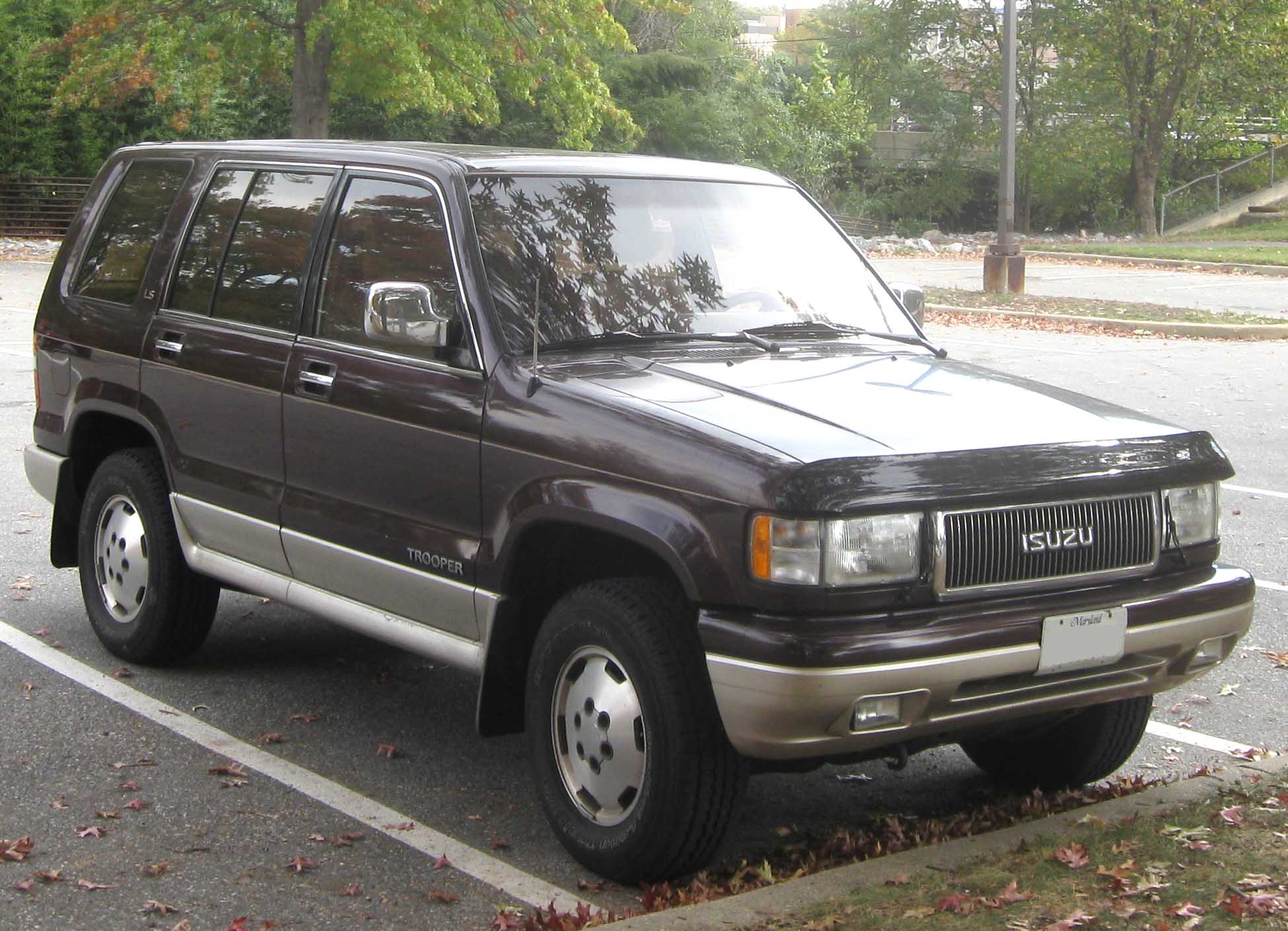 Isuzu Trooper LS