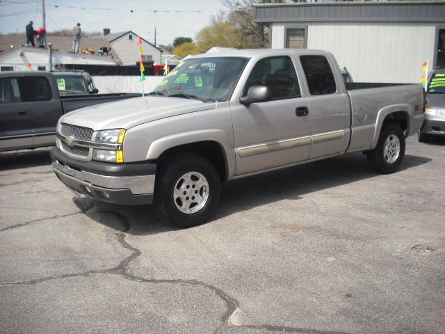 Chevrolet 1500 Silverado LS Z71 Fun Truck Cab