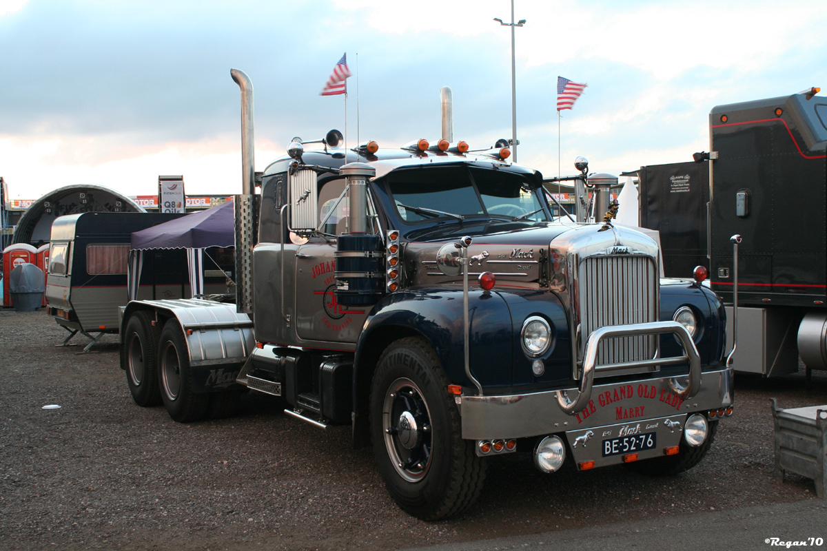 Mack B61T