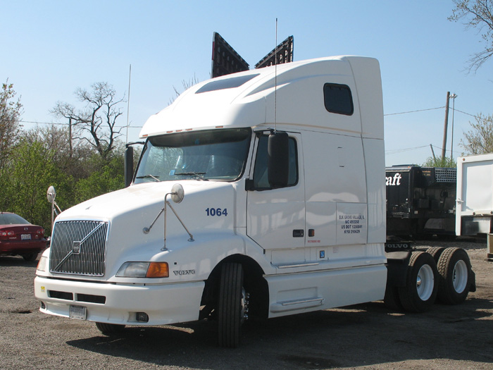 Volvo VNL64T