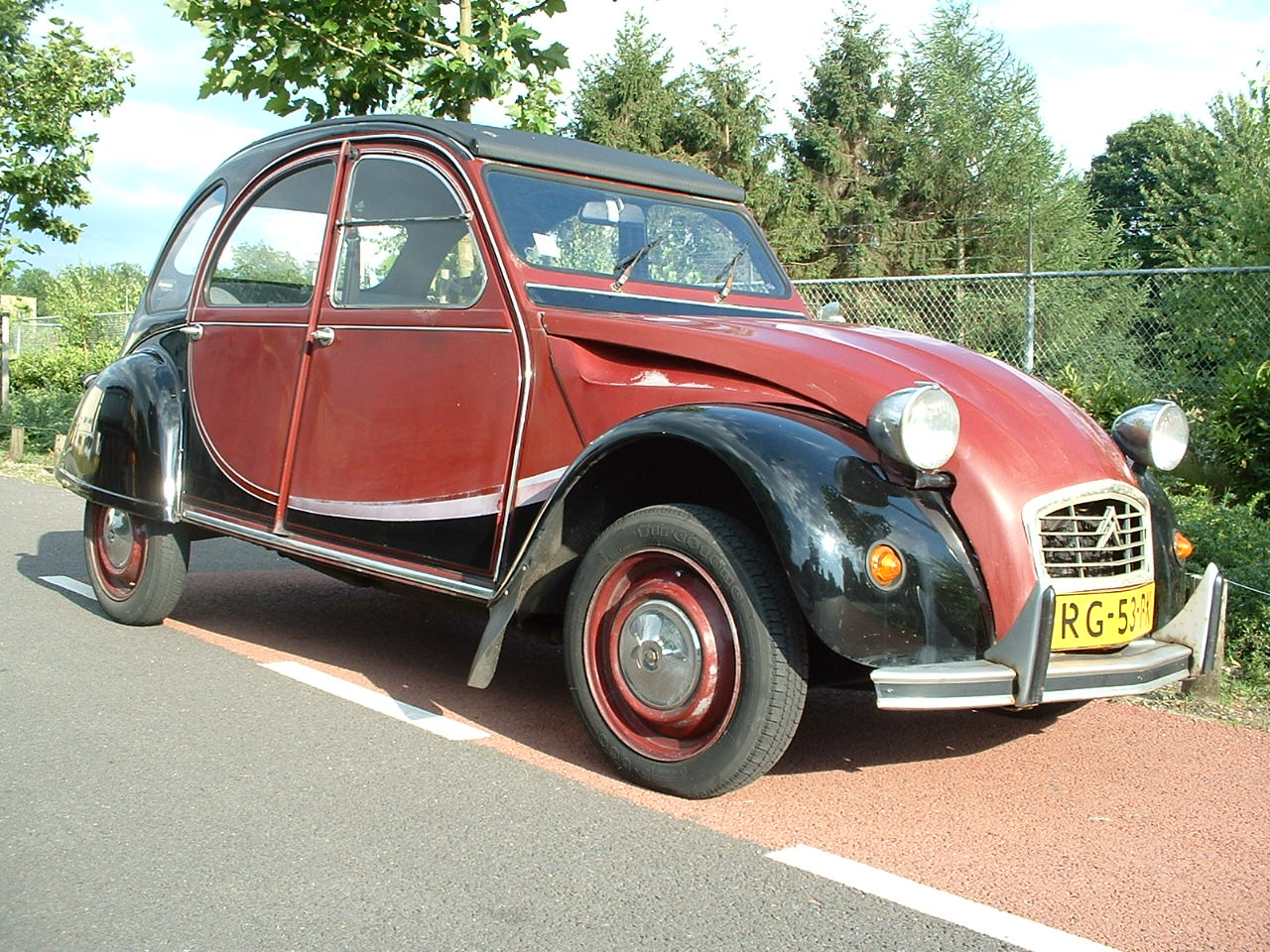 Citroen 2CV6