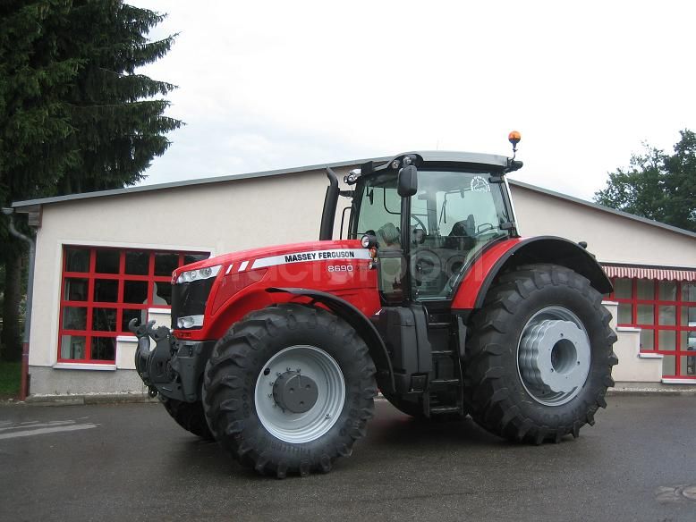 Massey Ferguson 8690