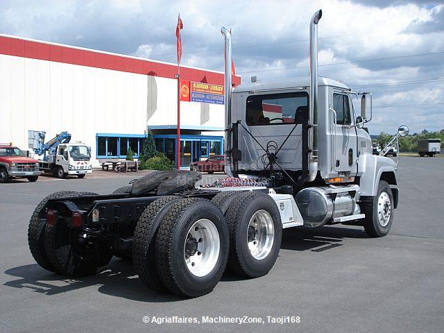 Mack CH 613