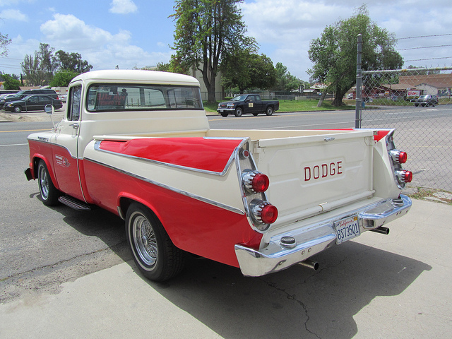 Dodge 100 Sweptside Pickup